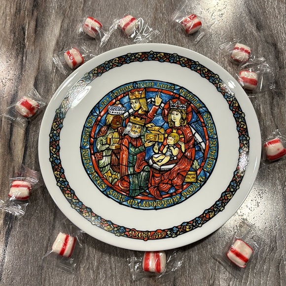 Vintage Limoges Porcelain Plate Noel Vitrail 1989 Collectible - Picture 1 of 5
